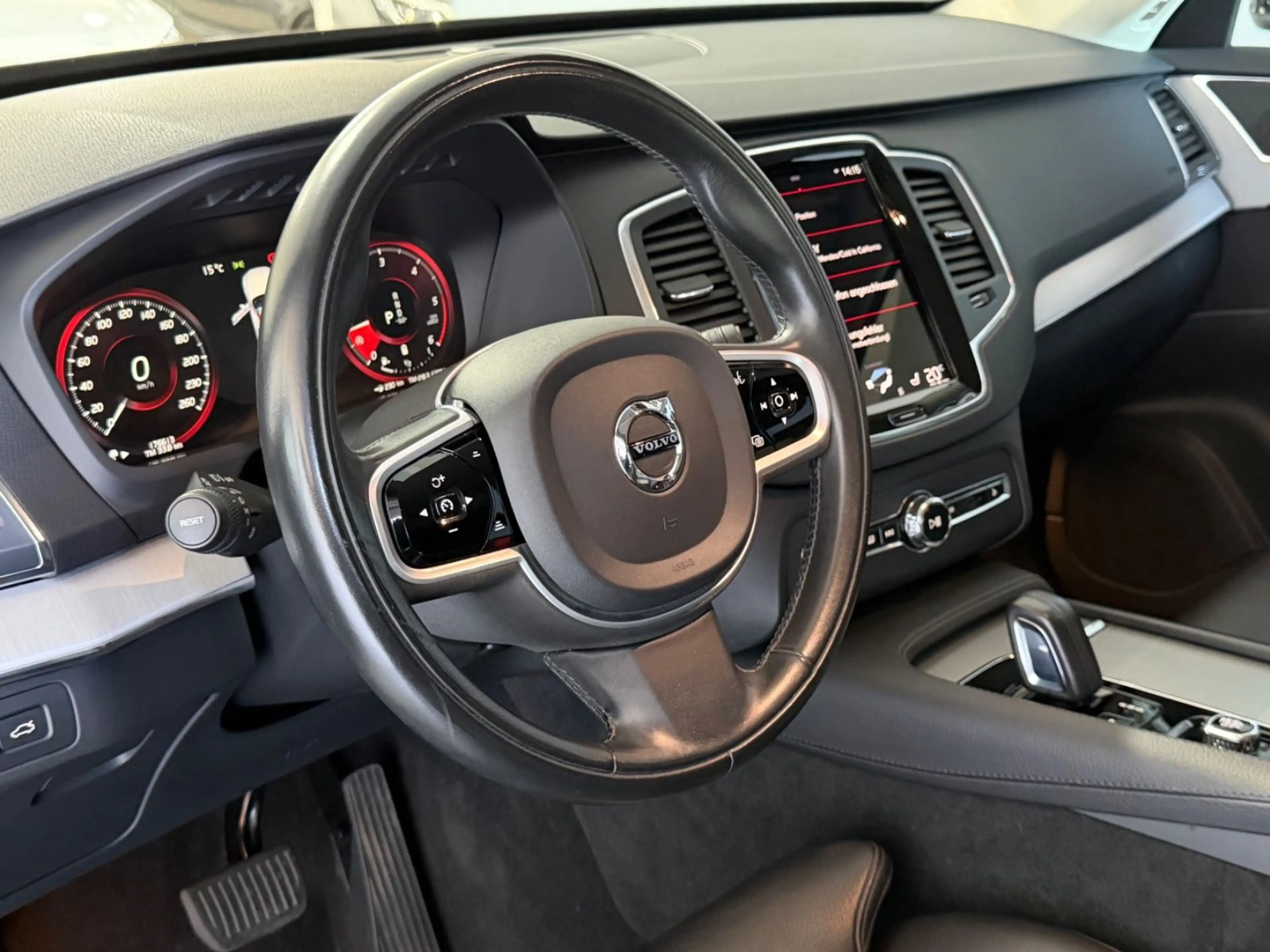 Volvo XC90 B5 D AWD Geartronic Momentum Pro 7-Sitzer — photo 3