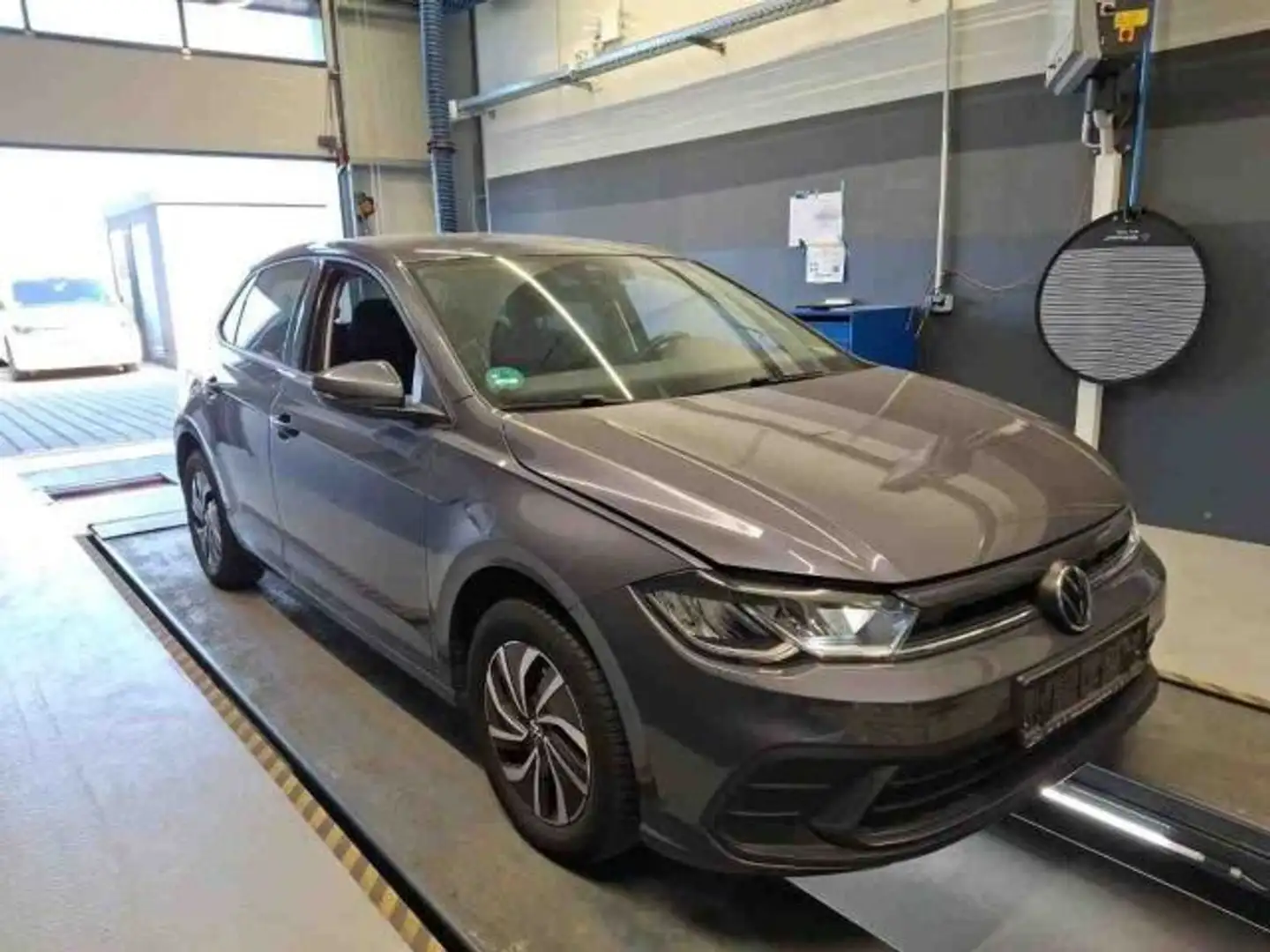 Volkswagen Polo 1.0 TSI LIFE LED+NAVI+ACC+SHZ+DAB+APP+15Z. Grau - 2