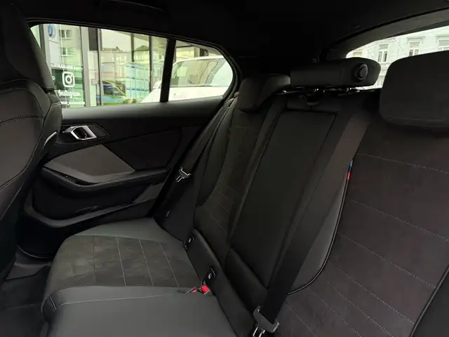 BMW 1 Series view 7