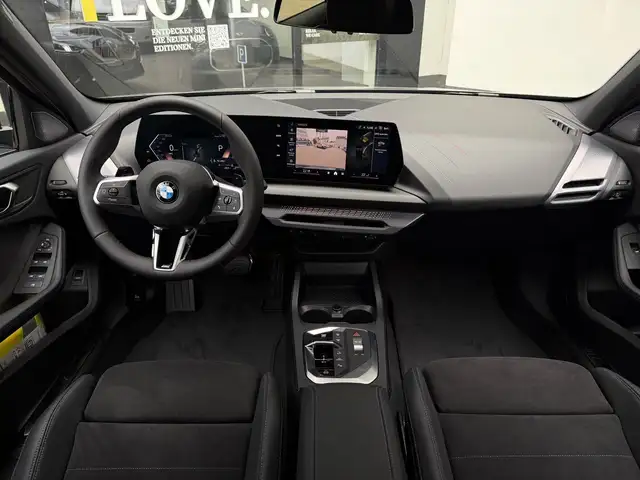 BMW 1 Series view 5
