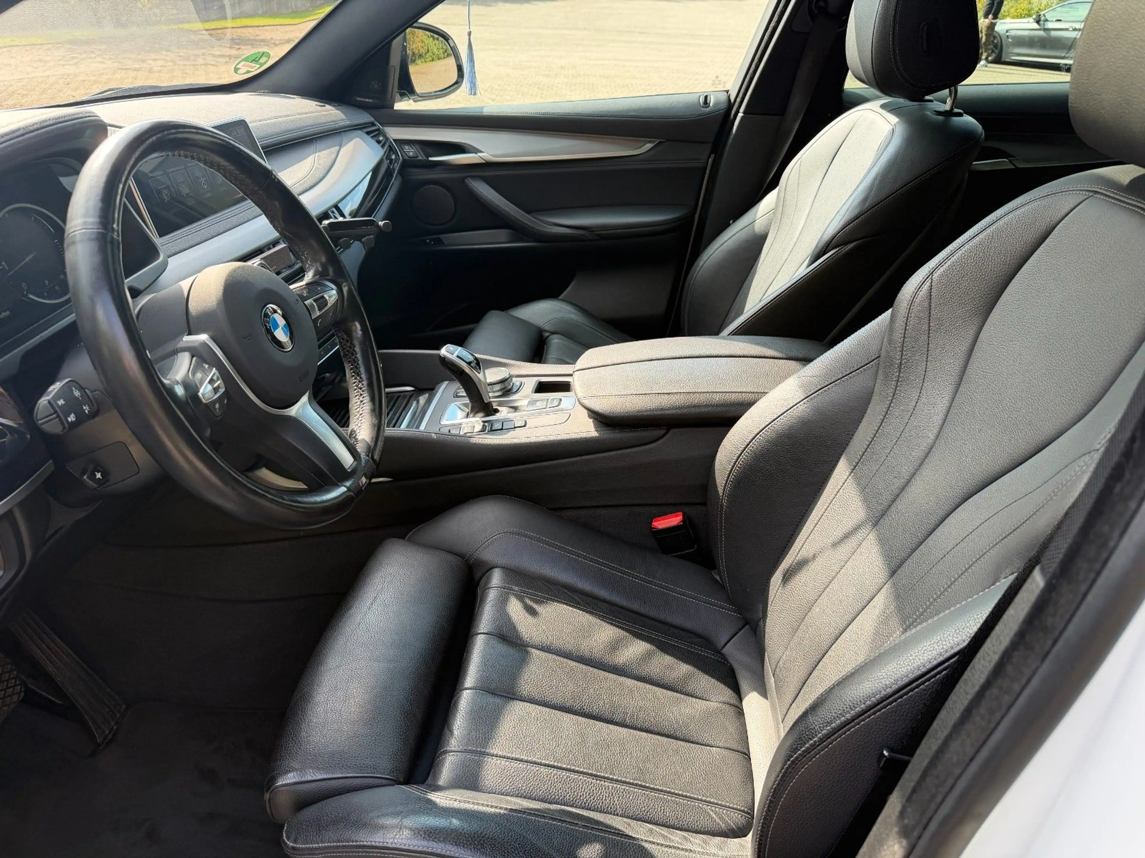 BMW X6 xDrive 30 d M -Paket Kamera Pano AHK — photo 11