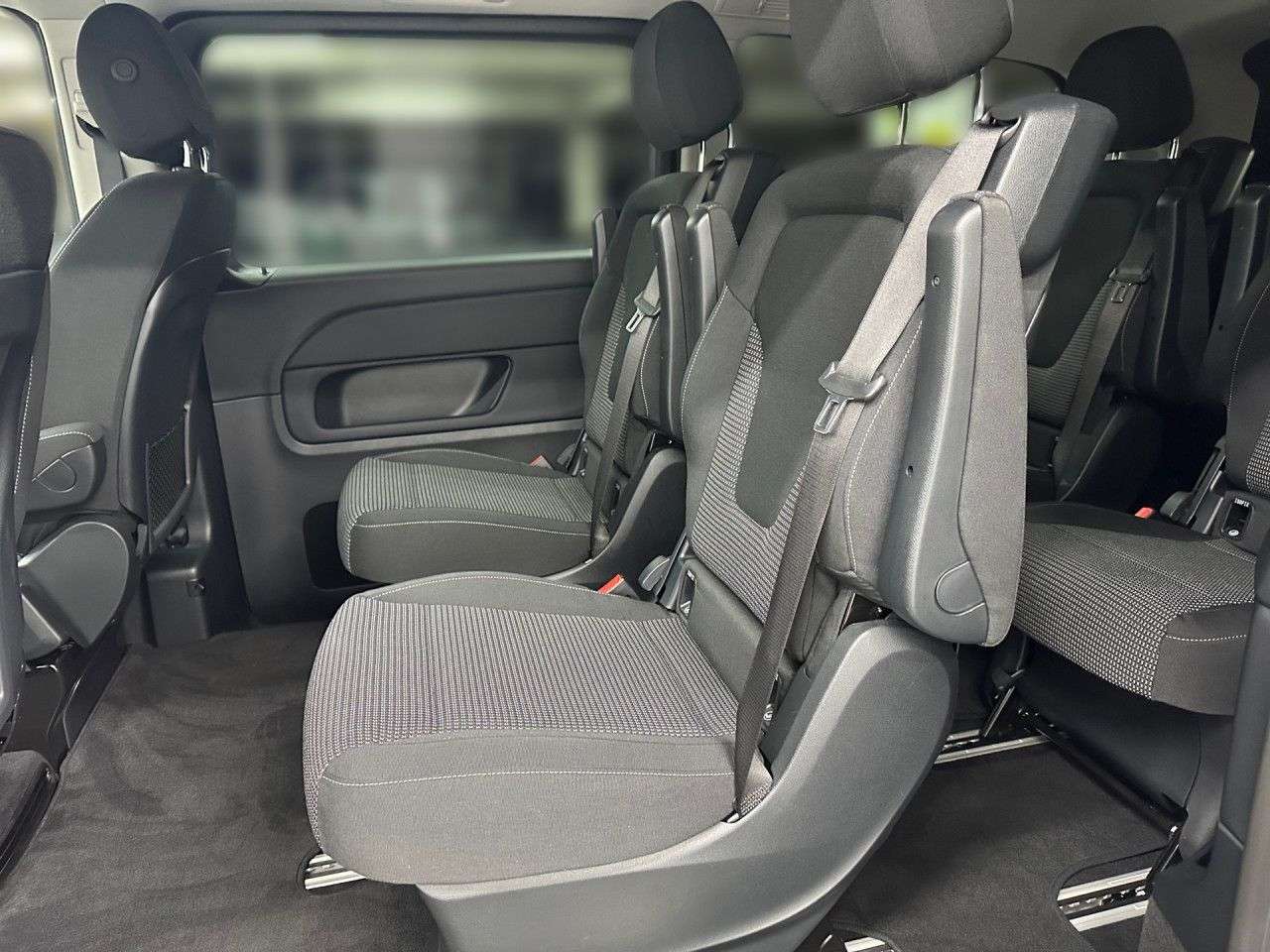 Mercedes-Benz V 220