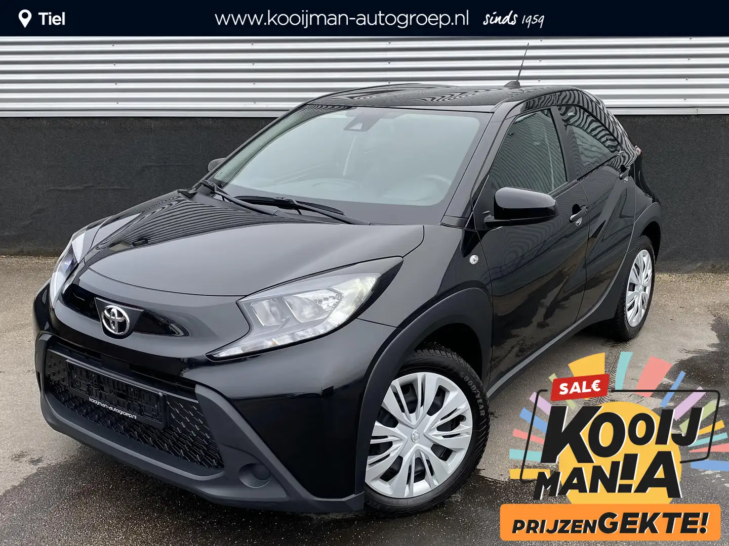 Toyota Aygo X 1.0 VVT-i MT Play NL-Auto, Achteruitrijcamera, Air Zwart - 1