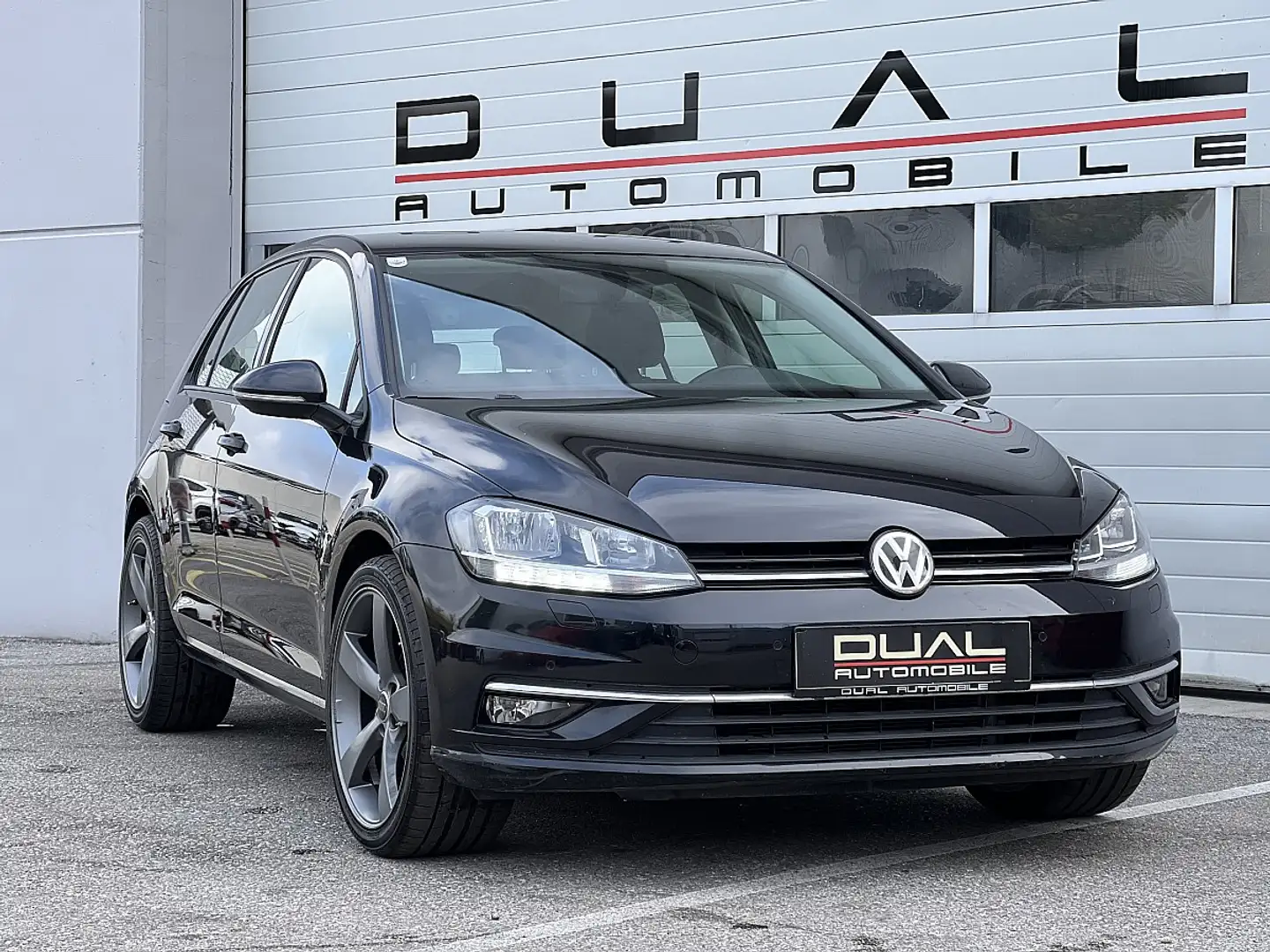 Volkswagen Golf R abbit 40 1,0 TSi / VIRTUAL-COCKPIT/ACC Schwarz - 2