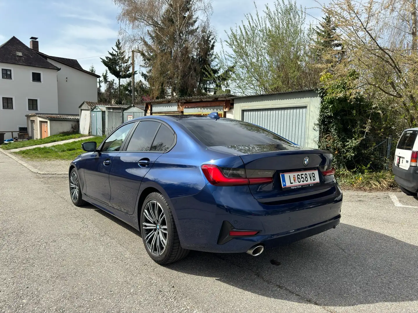 BMW 320 320d Advantage Aut. Advantage Blau - 2