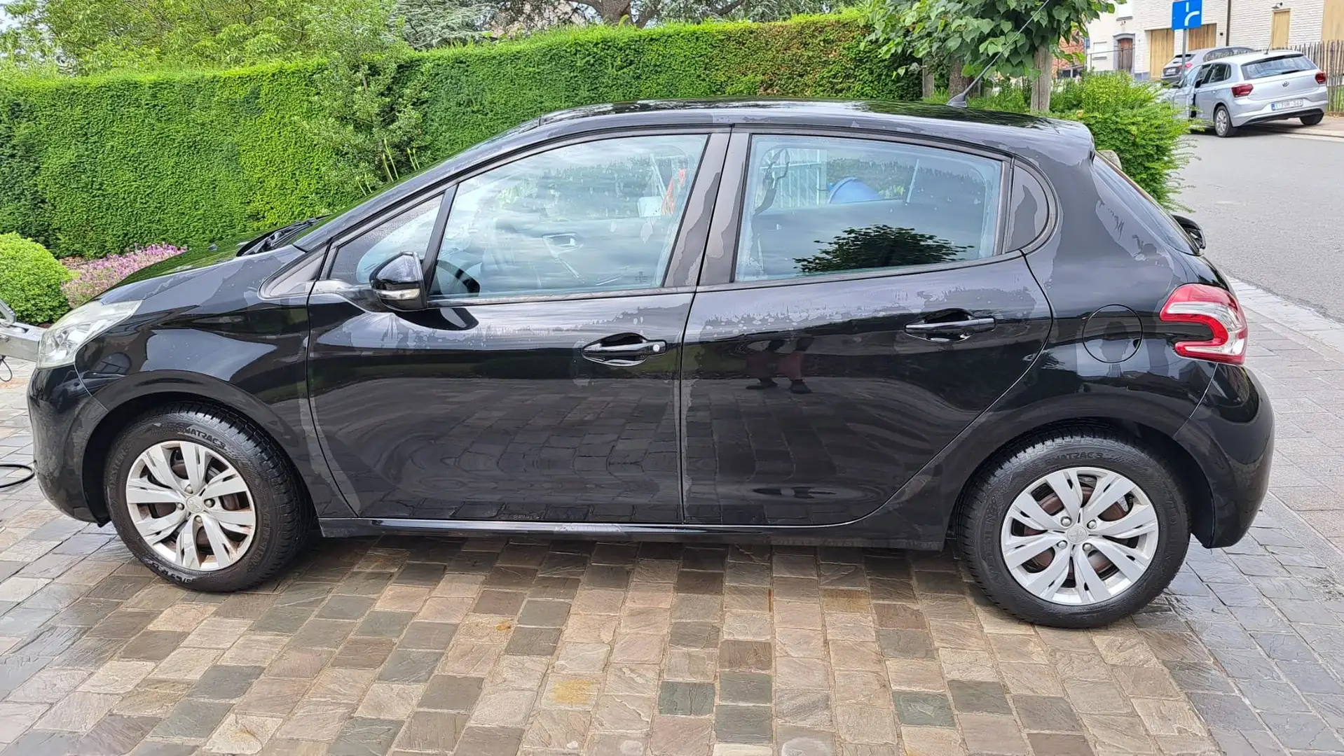 Peugeot 208 208 PureTech 82 Active Noir - 2
