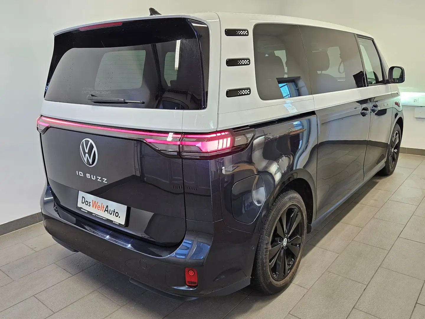 Volkswagen ID. Buzz VW ID. Buzz Pro LR 210 kW Bílá - 2