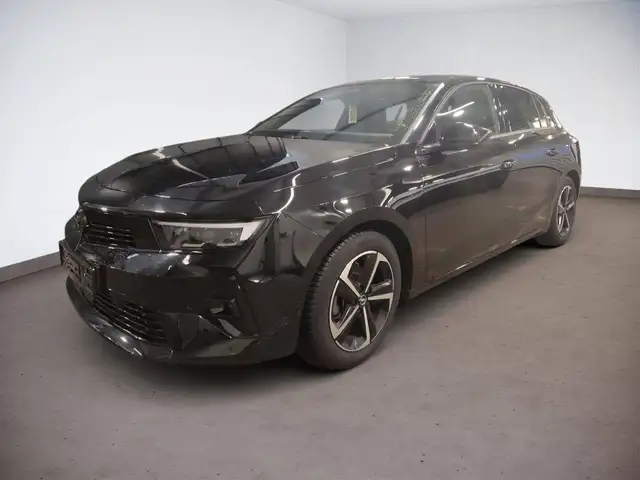 Opel Astra view 3
