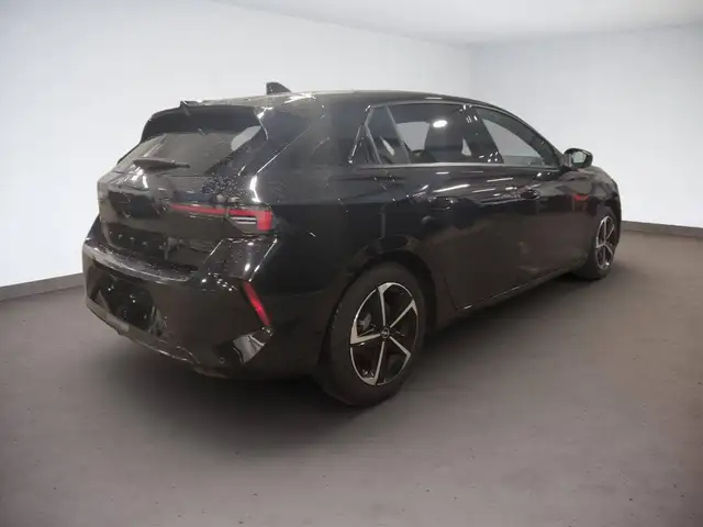 Opel Astra view 5
