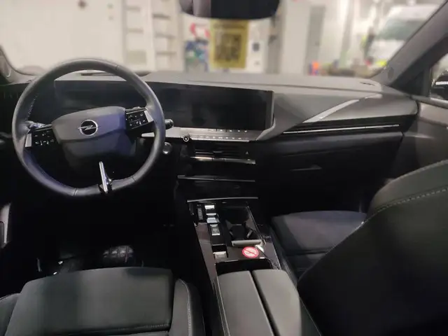 Opel Astra view 9