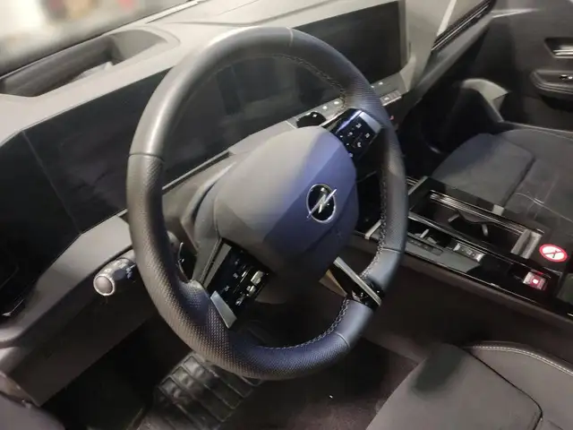 Opel Astra view 13