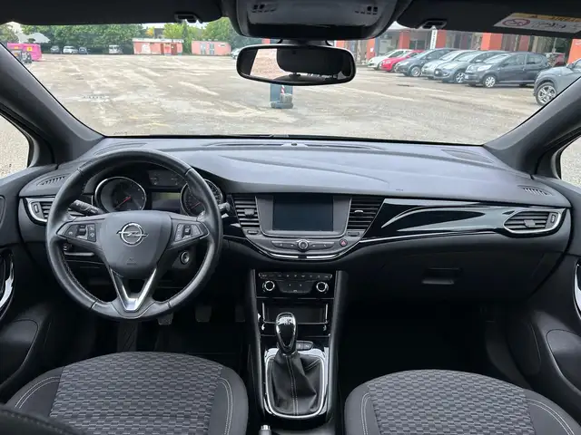 Opel Astra view 10