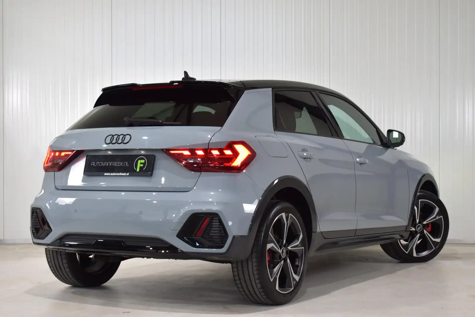 Audi A1 CITYCARVER 35 TFSI S-Line Black Optic | 1E EIG | D Gris - 2