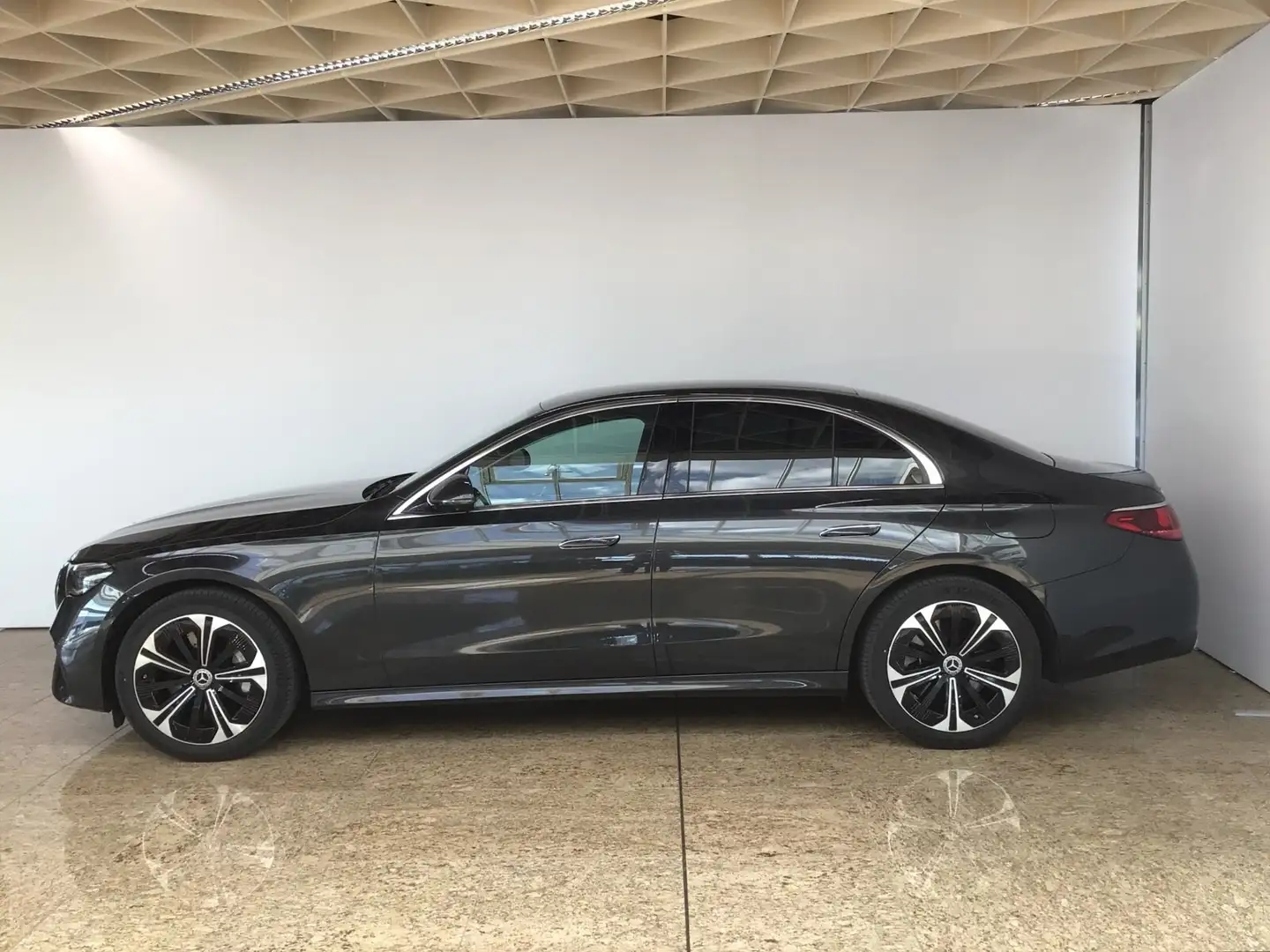 Mercedes-Benz E 300 E 300 e AVANTGARDE Advanced Plus/Fahrassistenzp Gris - 2