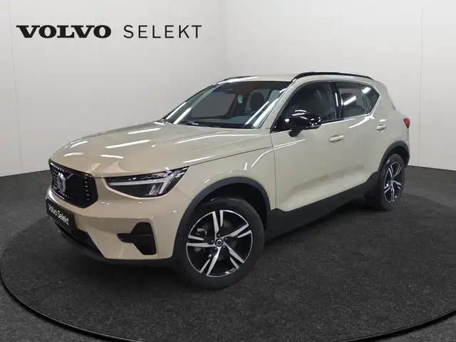 Volvo XC40 B3 Plus Dark / Essence