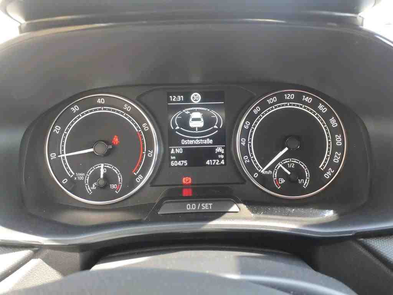 Skoda Fabia Ambition 1.0 MPI / SmartLink, Navi, LED — photo 5