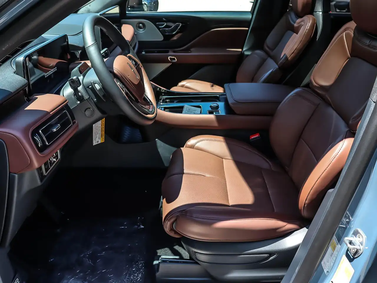 Lincoln Aviator снимка Lincoln Aviator
