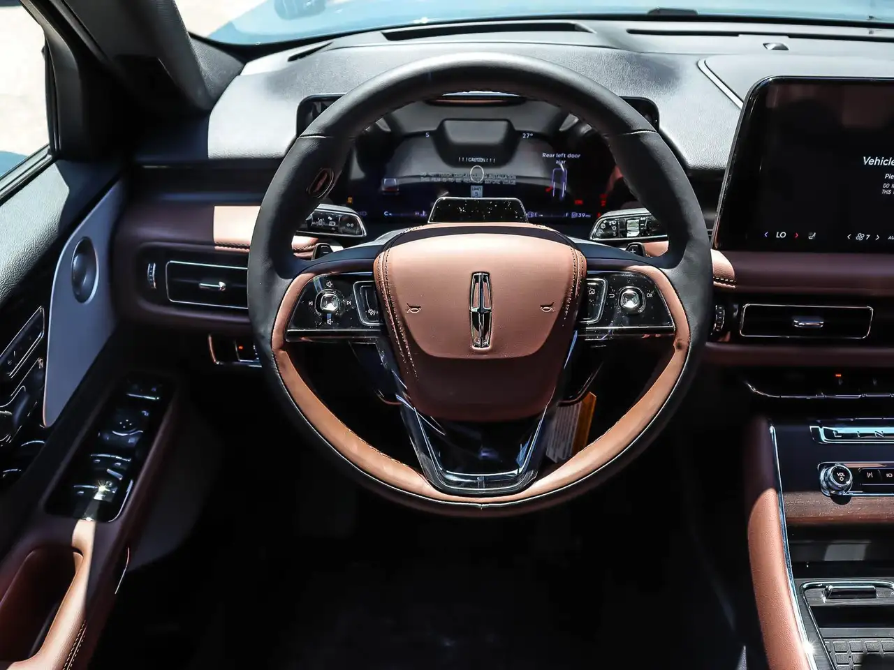 Lincoln Aviator снимка Lincoln Aviator
