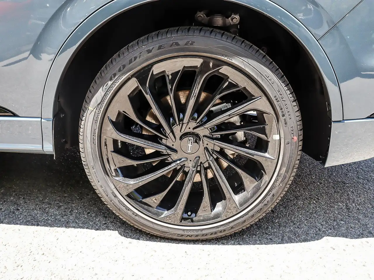 Lincoln Aviator снимка Lincoln Aviator