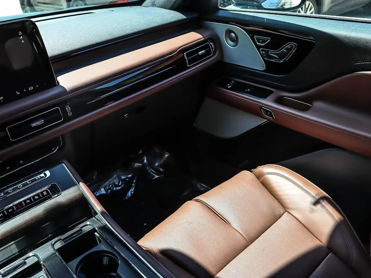 Lincoln Aviator снимка Lincoln Aviator