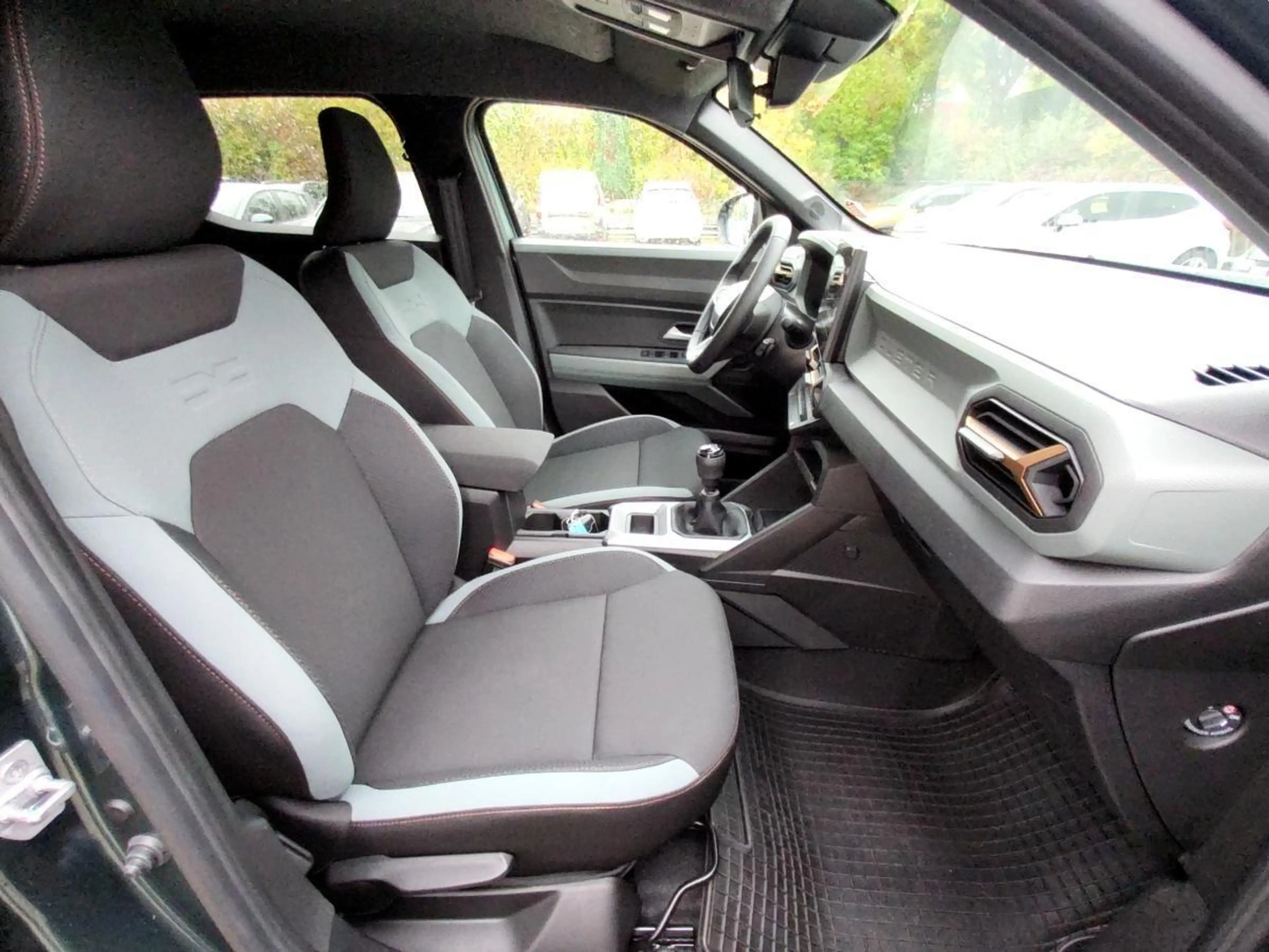 Dacia Duster Extreme mild hybrid 140 — photo 11