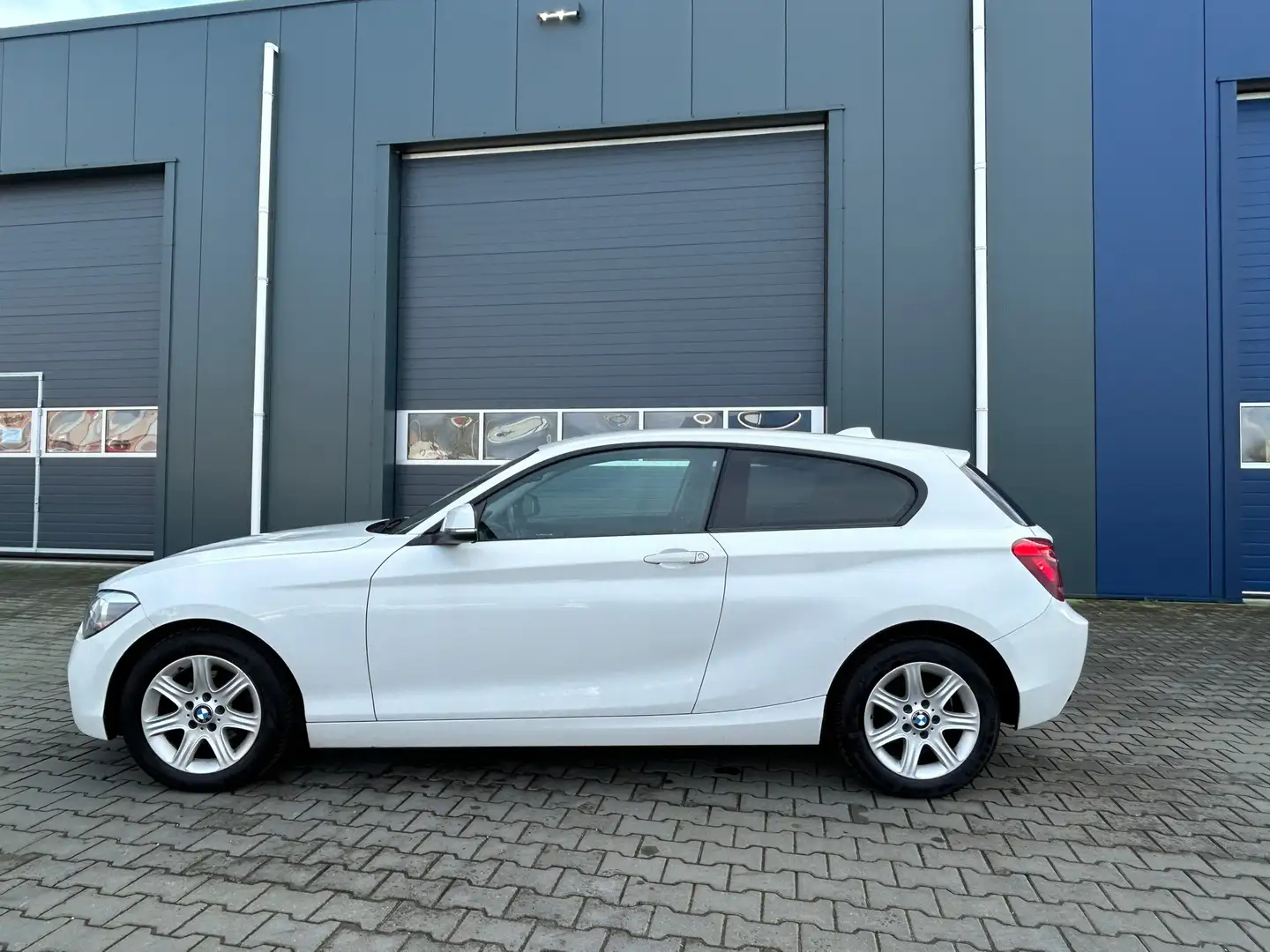 BMW 114 1-serie 114i Business Airco Cruise controle!!! Wit - 2