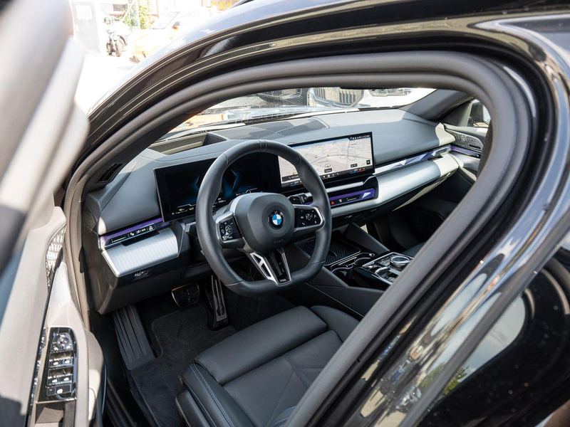 BMW 520 i Tour M SportPRO AHK StdHz PANO SitzLüft ACC — photo 7