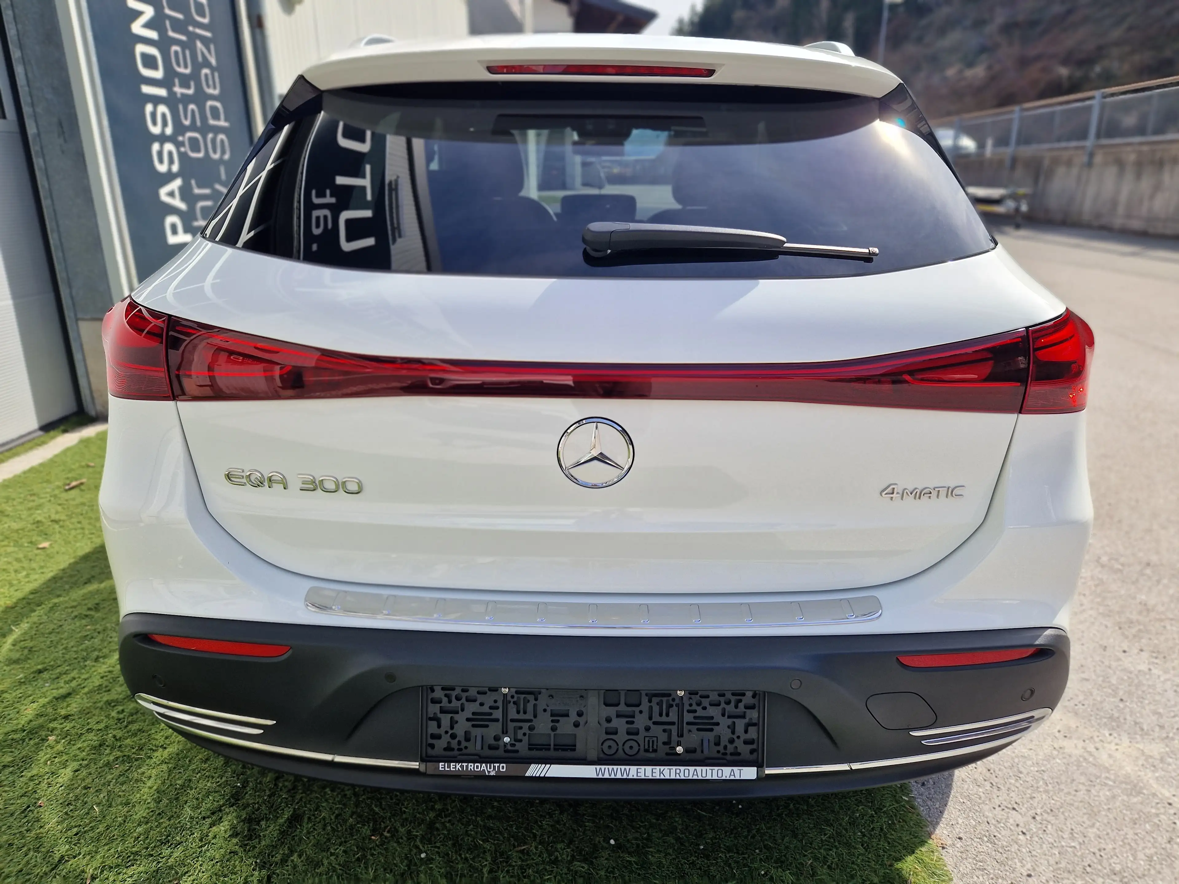 Mercedes-Benz EQA 300 4matic: Neuwertig: 5.811 € Extras: 101,6 SOH — photo 7