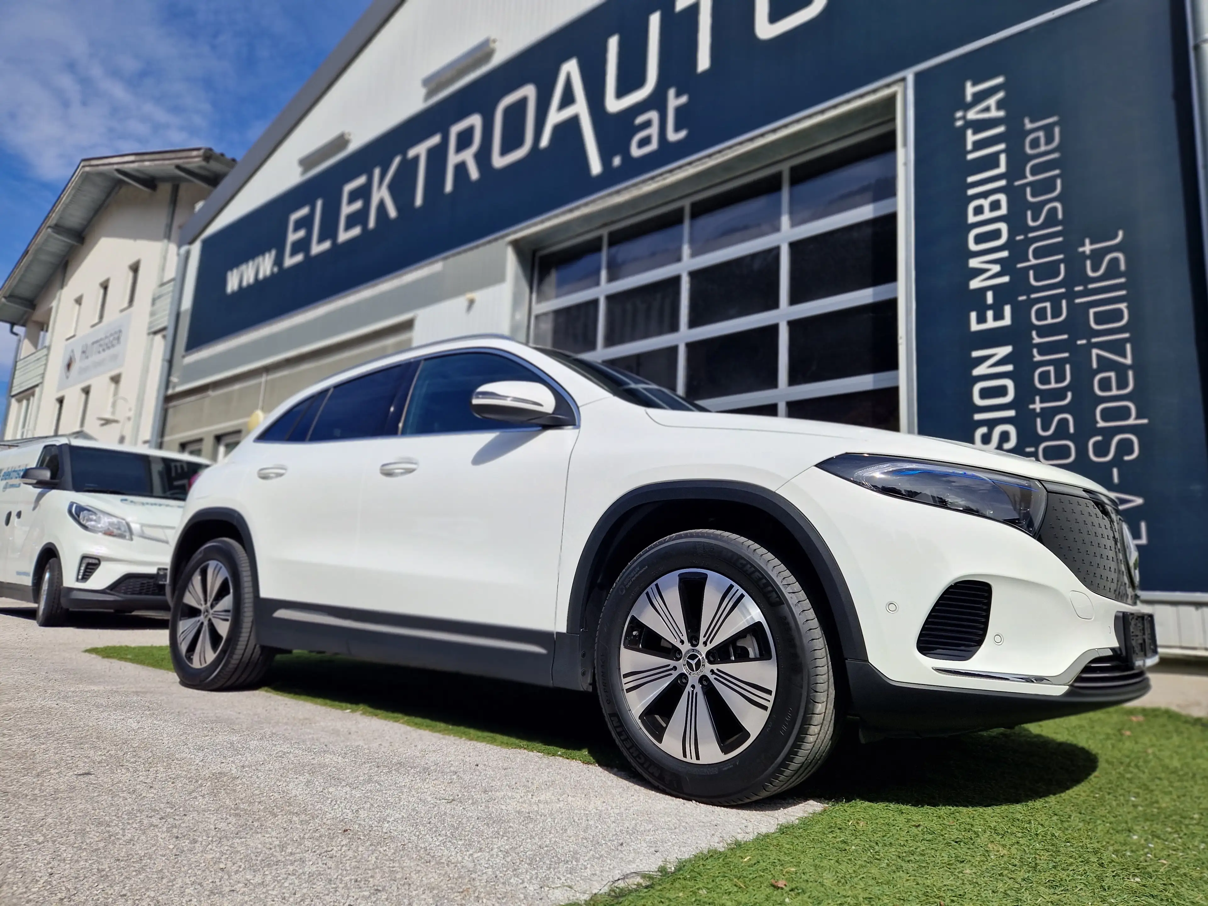 Mercedes-Benz EQA 300 4matic: Neuwertig: 5.811 € Extras: 101,6 SOH — photo 4