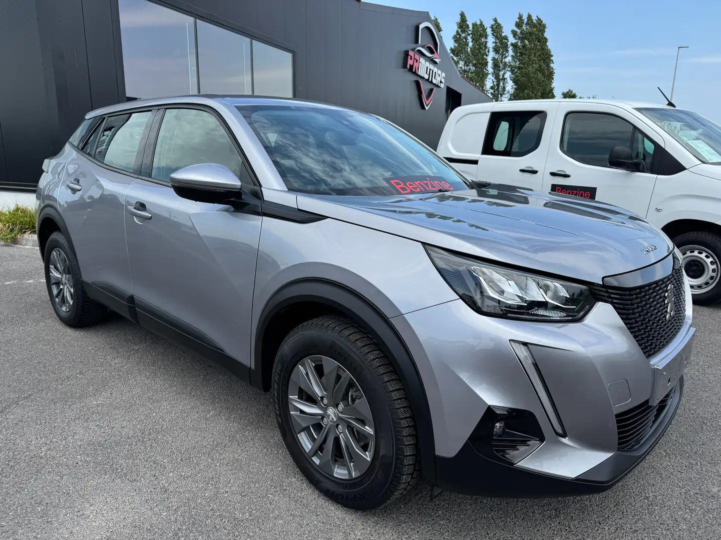 Peugeot 2008 2008 1.2 automaat 1st eig ohboek camera carplay Gris - 1