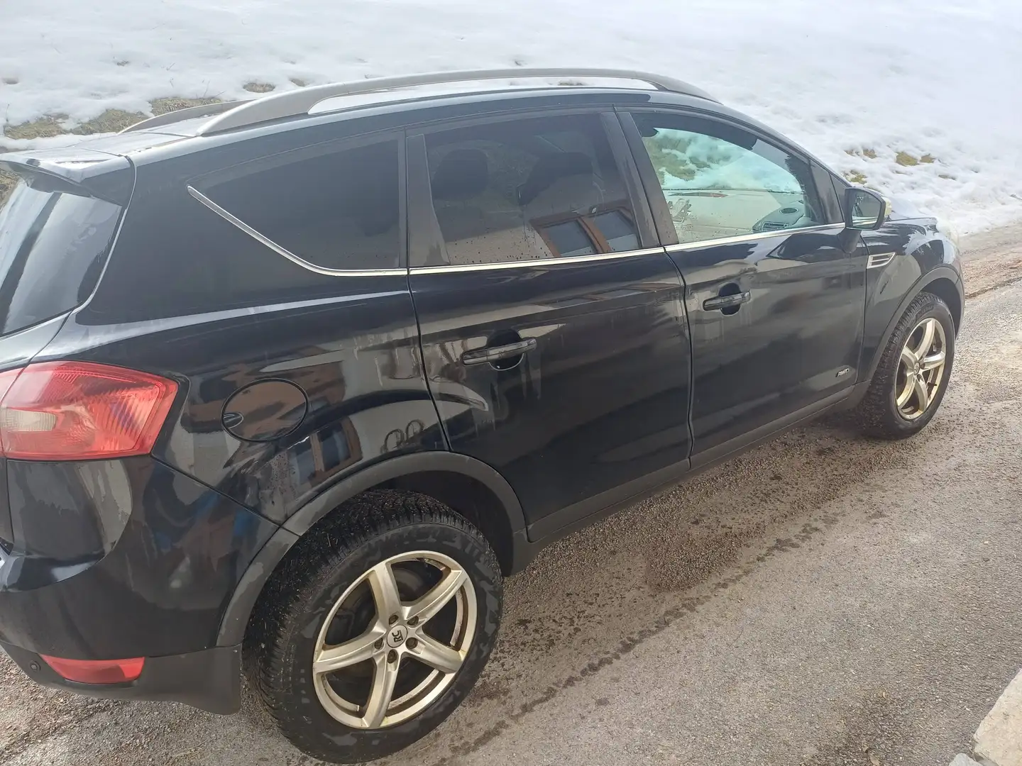Ford Kuga Kuga 2,0 TDCi Trend 4x4 Trend Schwarz - 2
