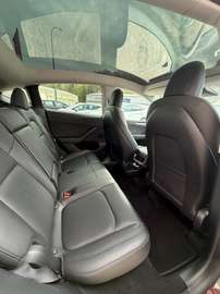 Tesla Model Y LONG RANGE