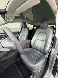 Tesla Model Y LONG RANGE