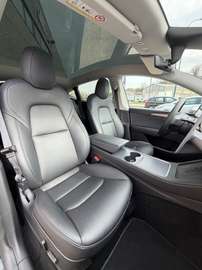 Tesla Model Y LONG RANGE