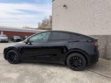 Tesla Model Y LONG RANGE