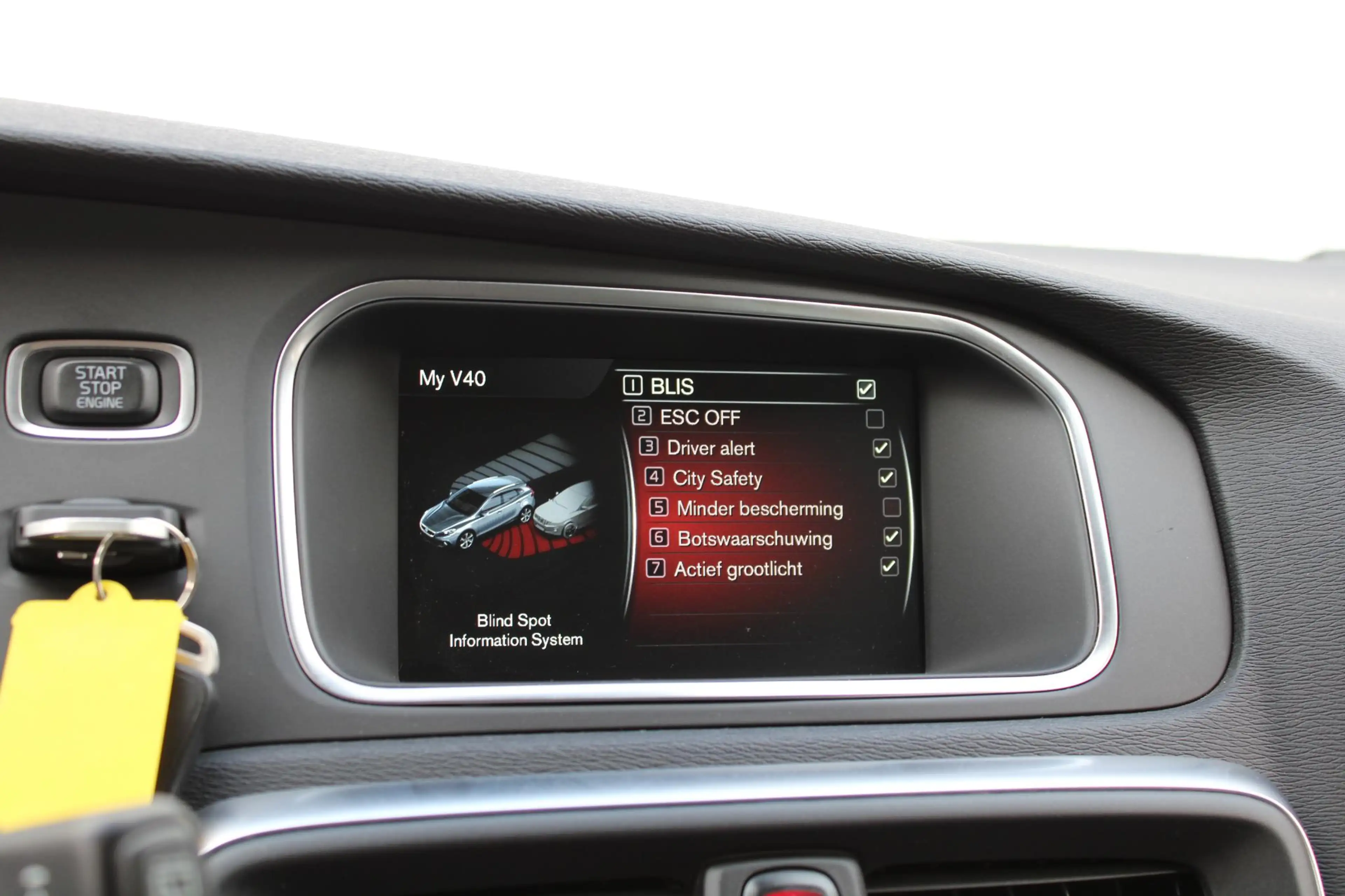 Volvo V40 Cross Country D3 Automaat Summum |Verwarmbare stoelen voor & ach — photo 15