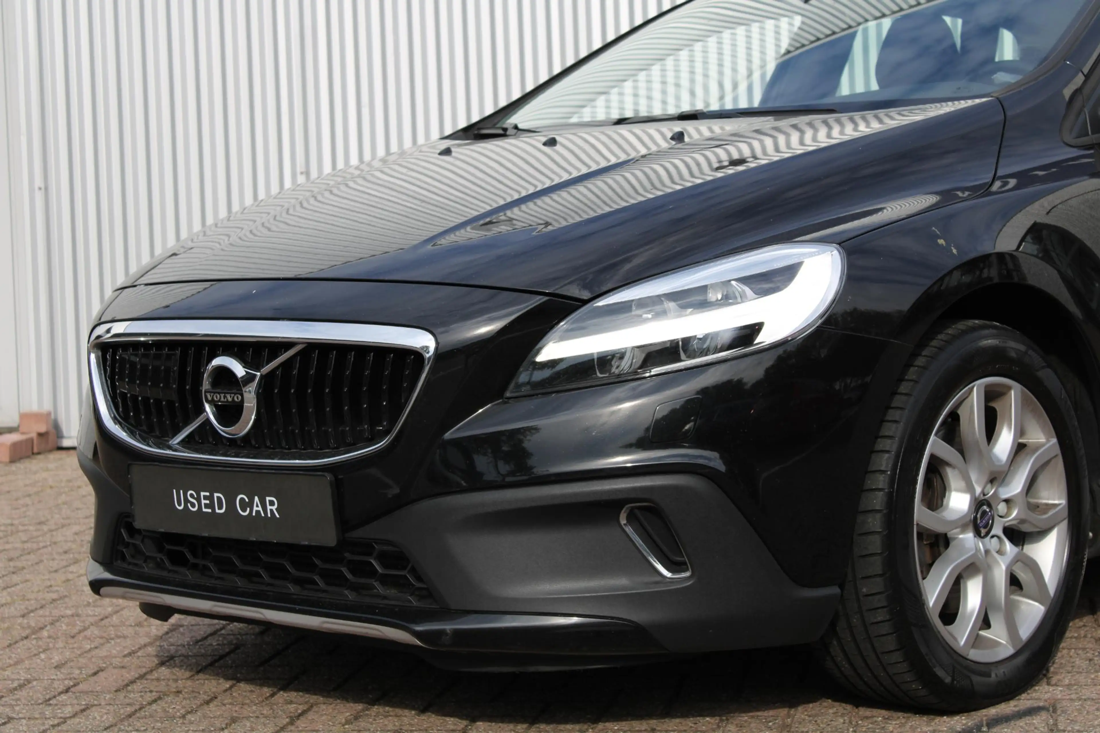 Volvo V40 Cross Country D3 Automaat Summum |Verwarmbare stoelen voor & ach — photo 2