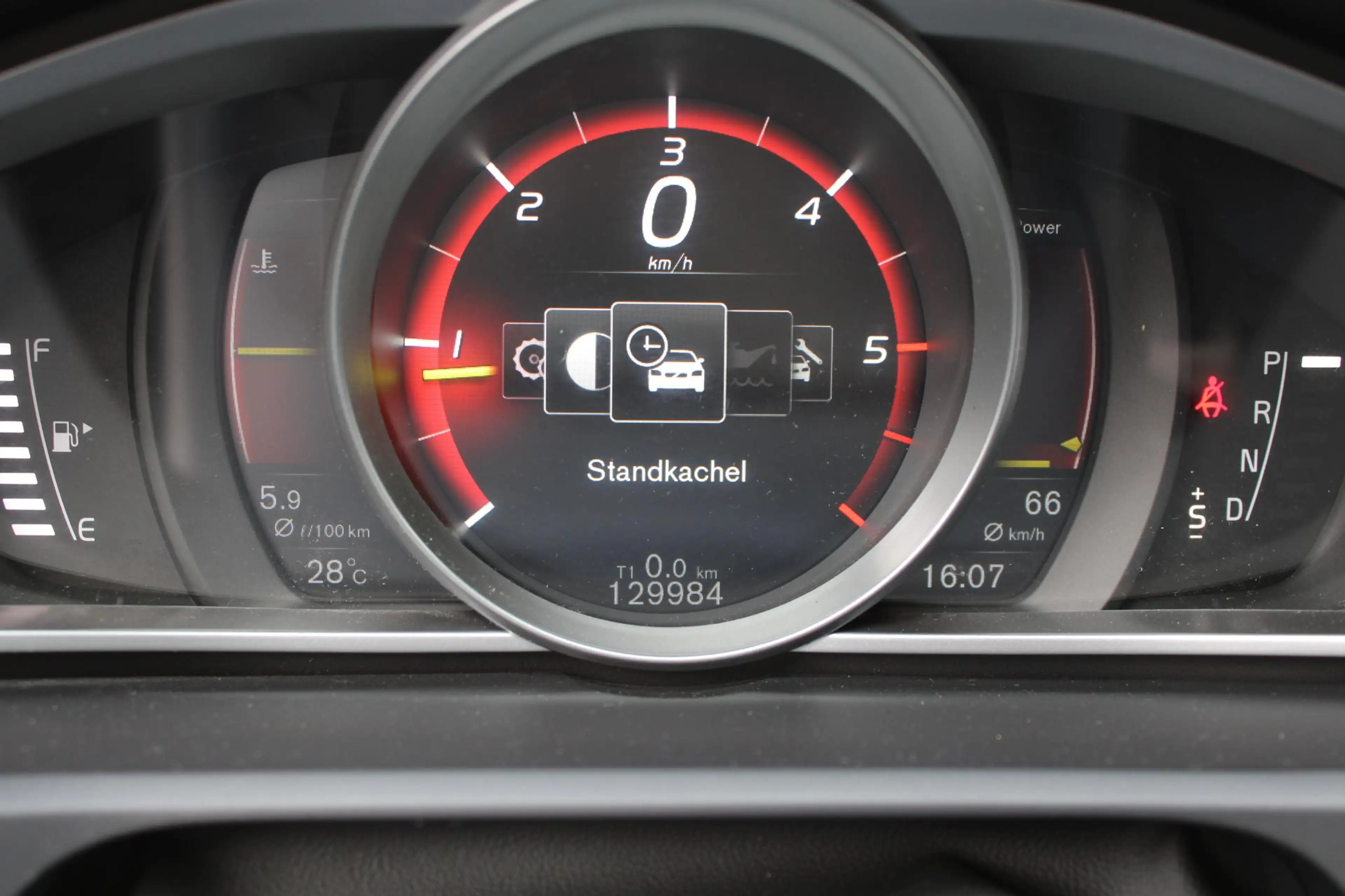 Volvo V40 Cross Country D3 Automaat Summum |Verwarmbare stoelen voor & ach — photo 11