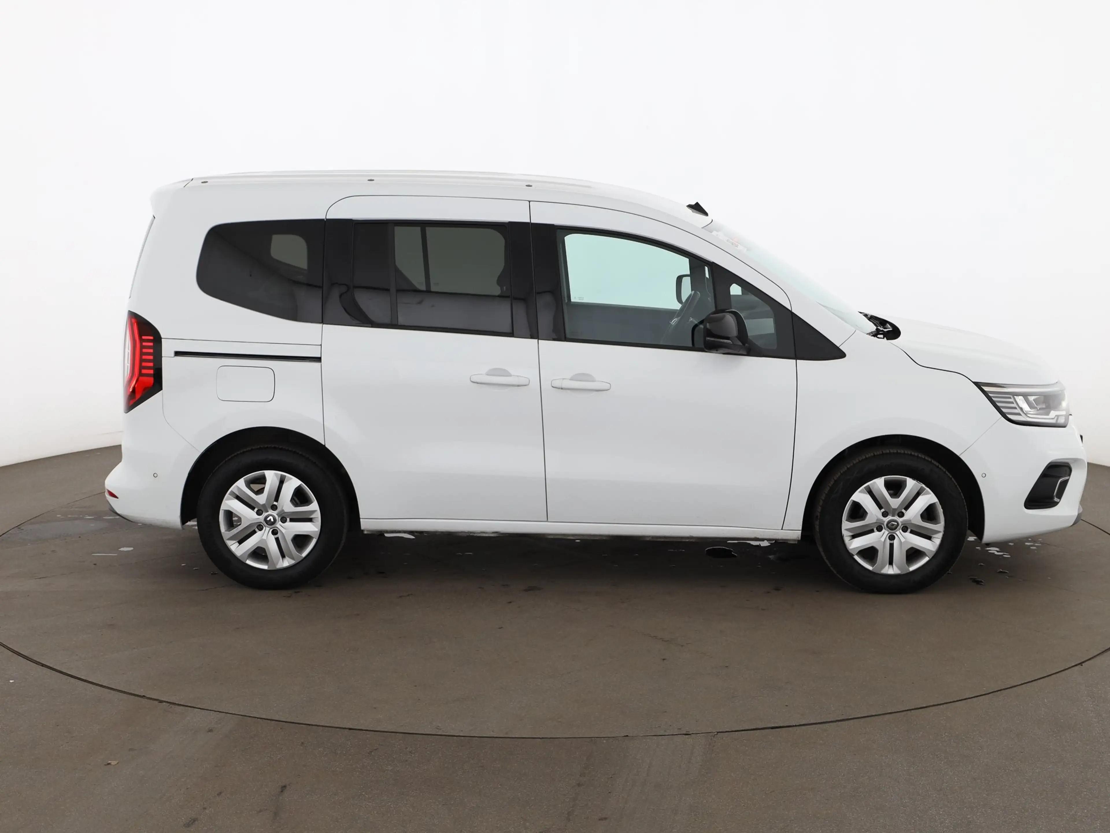 Renault Kangoo III 1.3 TCe130 LED NAVI SITZHZG ASSIST — photo 4