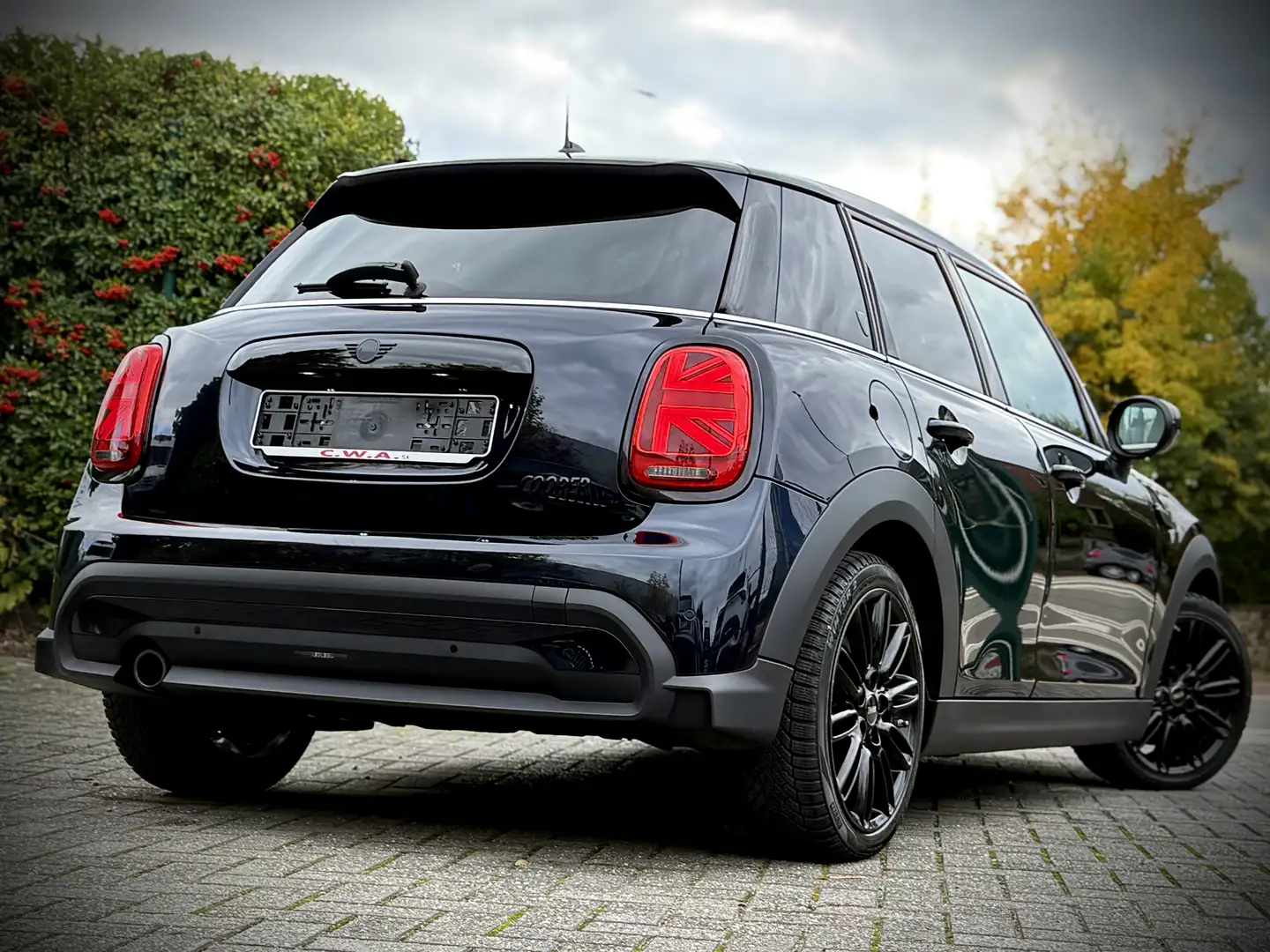 MINI Cooper Mini 1.5A Cooper DCT Serie YOURS ! 18553 Eur. Net Schwarz - 2