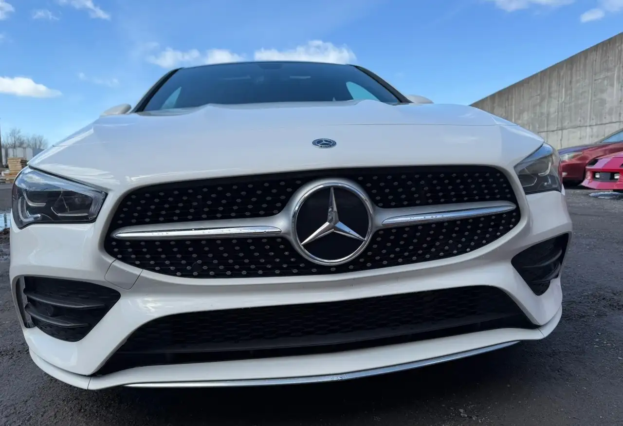 Mercedes-Benz CLA снимка Mercedes-Benz CLA