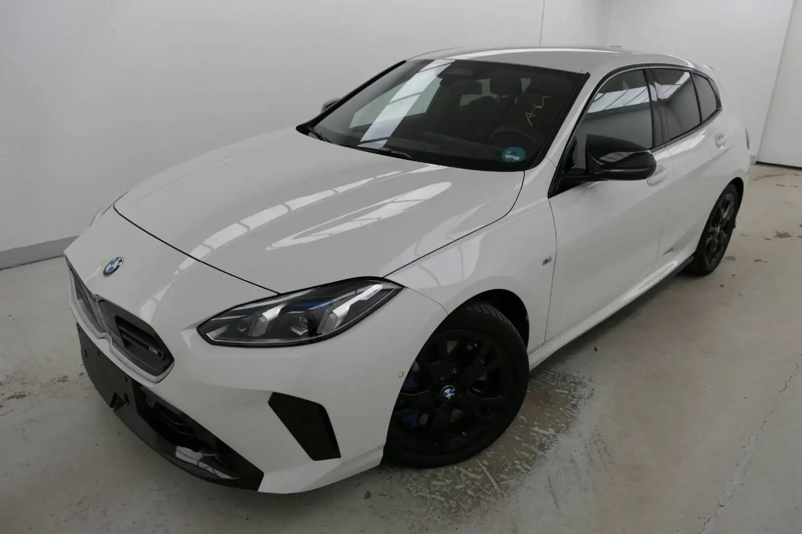 BMW 135 Lim. M135 xDr ad. LED LRHZ Memory 360° H/K Weiß - 2