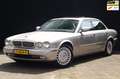 Jaguar XJ 4.2 V8 Super | Zeer goed onderhouden | Schuifdak | Grijs - thumbnail 1