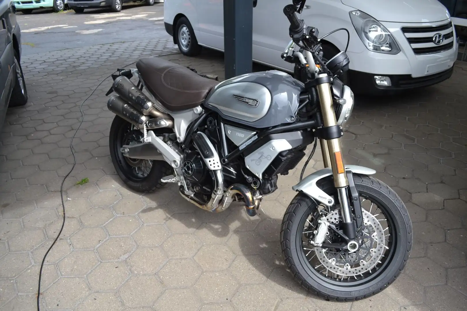 Ducati Scrambler 1100 Special Gris - 1