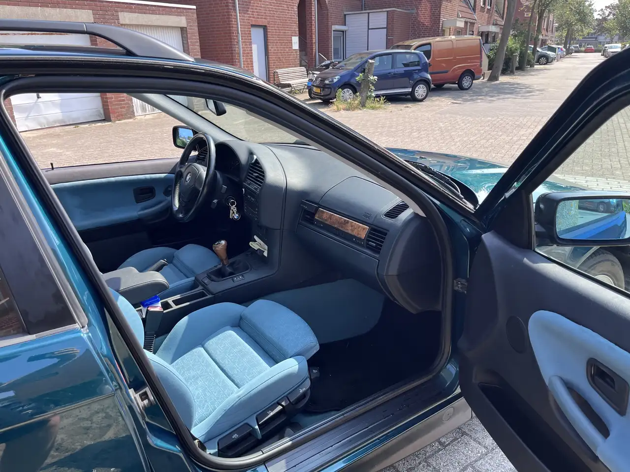 BMW 318i touring, foto 12