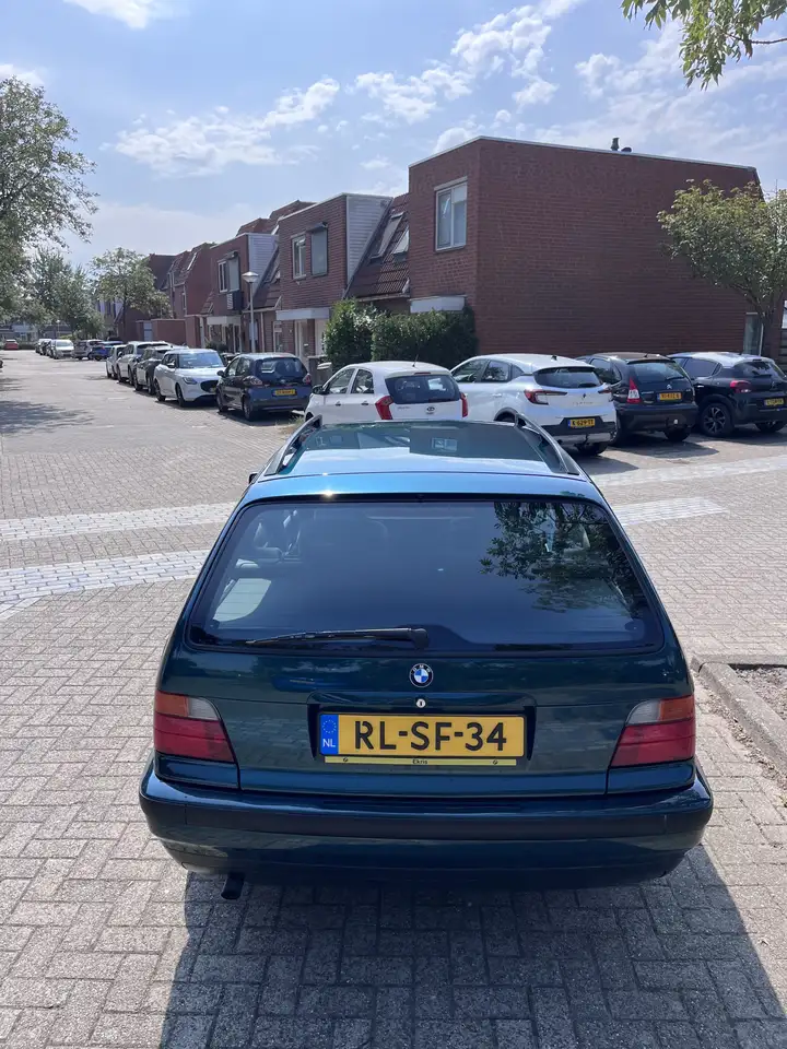 BMW 318i touring, foto 5