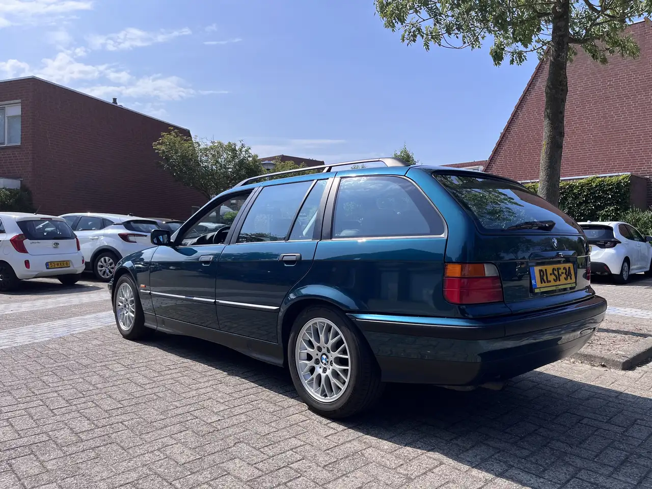 BMW 318i touring, foto 3