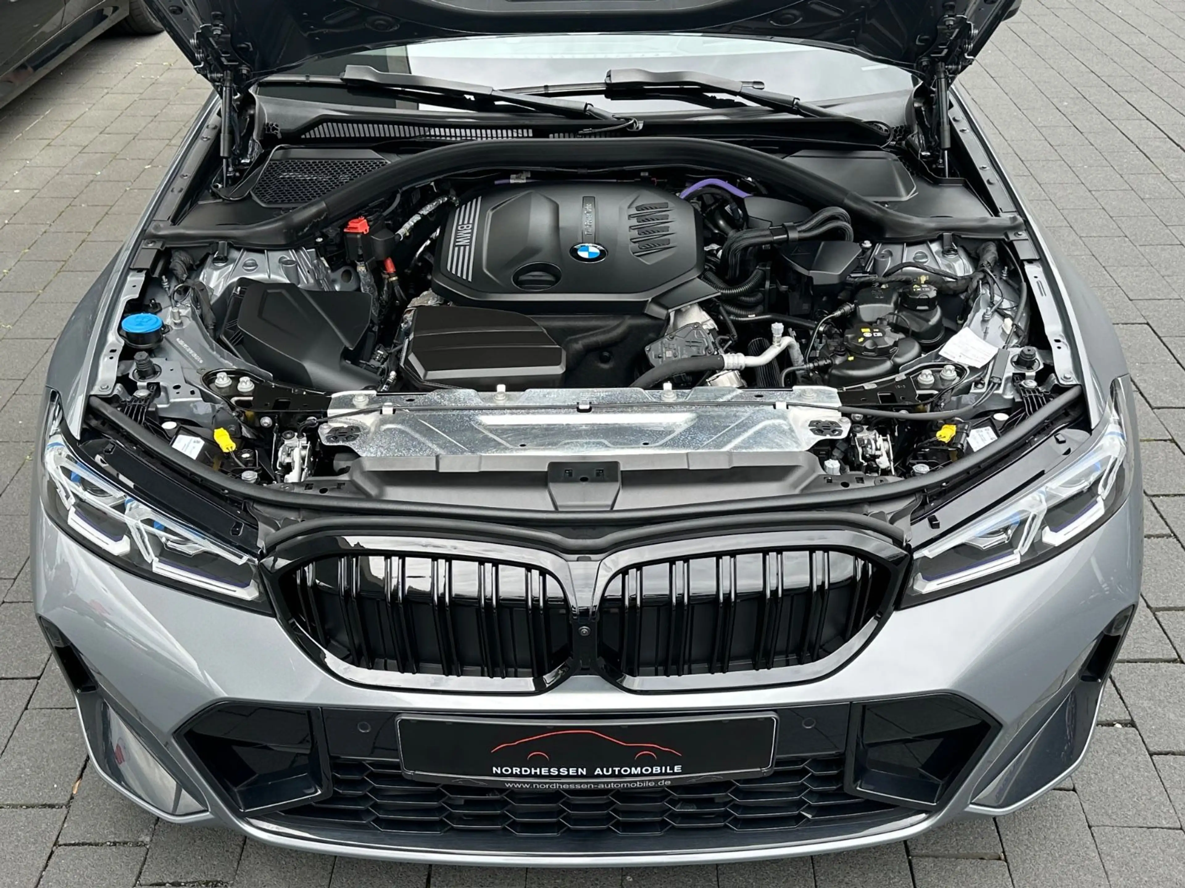 BMW 320 i Touring M Sport | Panorama | AHK | 360° — photo 6