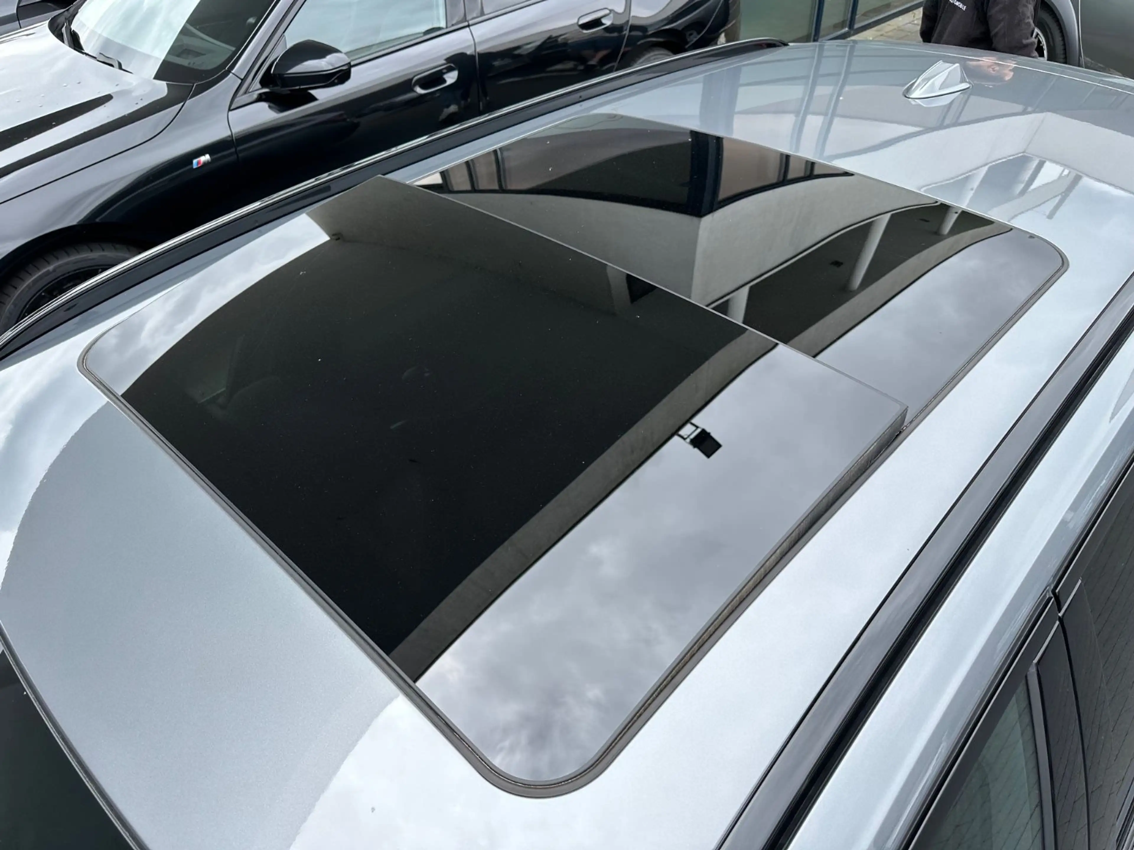 BMW 320 i Touring M Sport | Panorama | AHK | 360° — photo 11