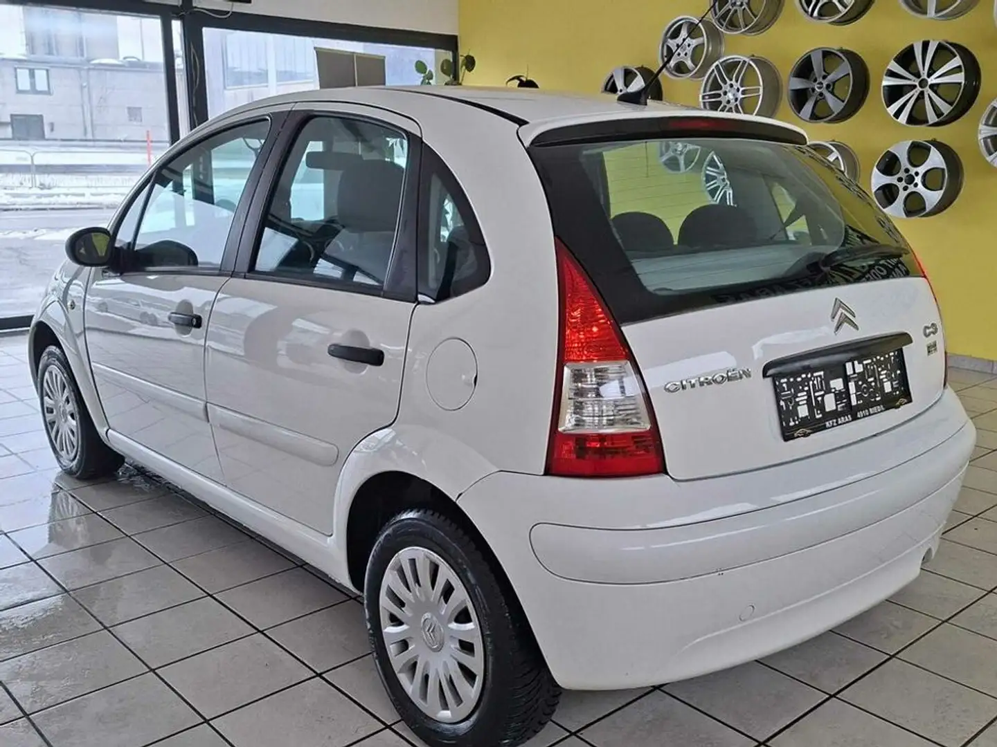 Citroen C3 1,4  2.BESITZ, GUTER ZUSTAND, KLIMAANLAGE Weiß - 2